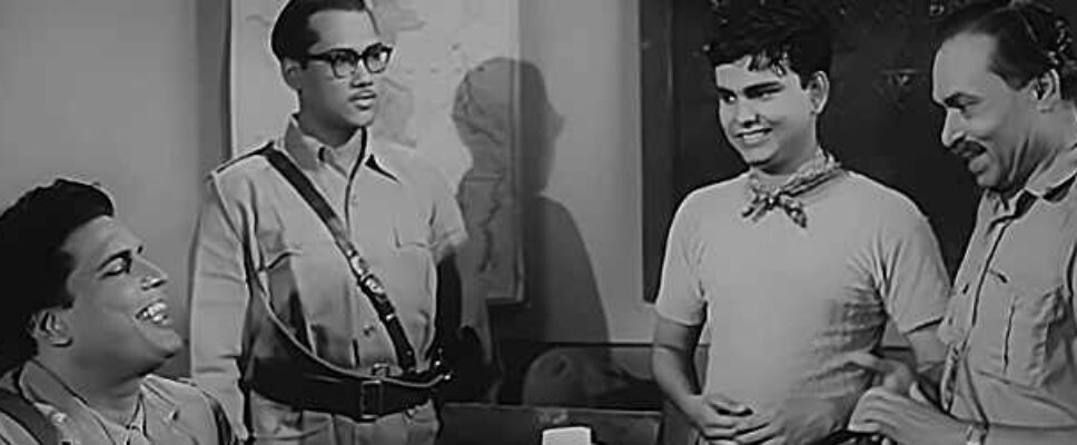 reviews chupi chupi aashey (1960) police station indiea